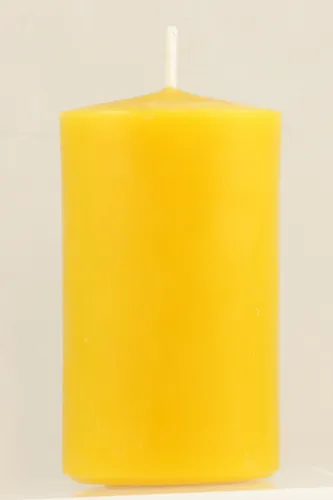 Kleine Stumpenkerzen aus Bienenwachs 5 cm x 9 cm – ohne Muster