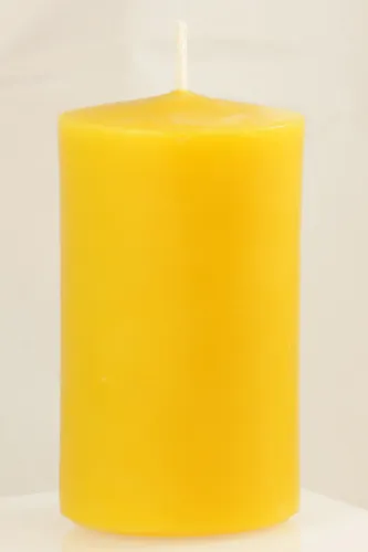 Kleine Stumpenkerzen aus Bienenwachs 5 cm x 9 cm – ohne Muster