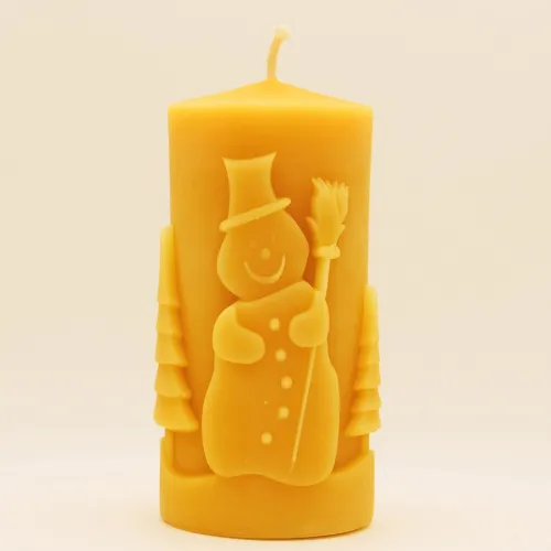 Bienenwachskerze mit Schneemann - 6 cm x 11,5 cm
